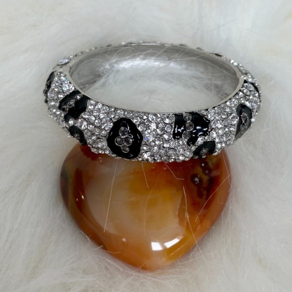 NWT hinged Encrusted in Rhinestones Silver and Black Bracelet Cuff!! GORGEOUS - Picture 5 of 5